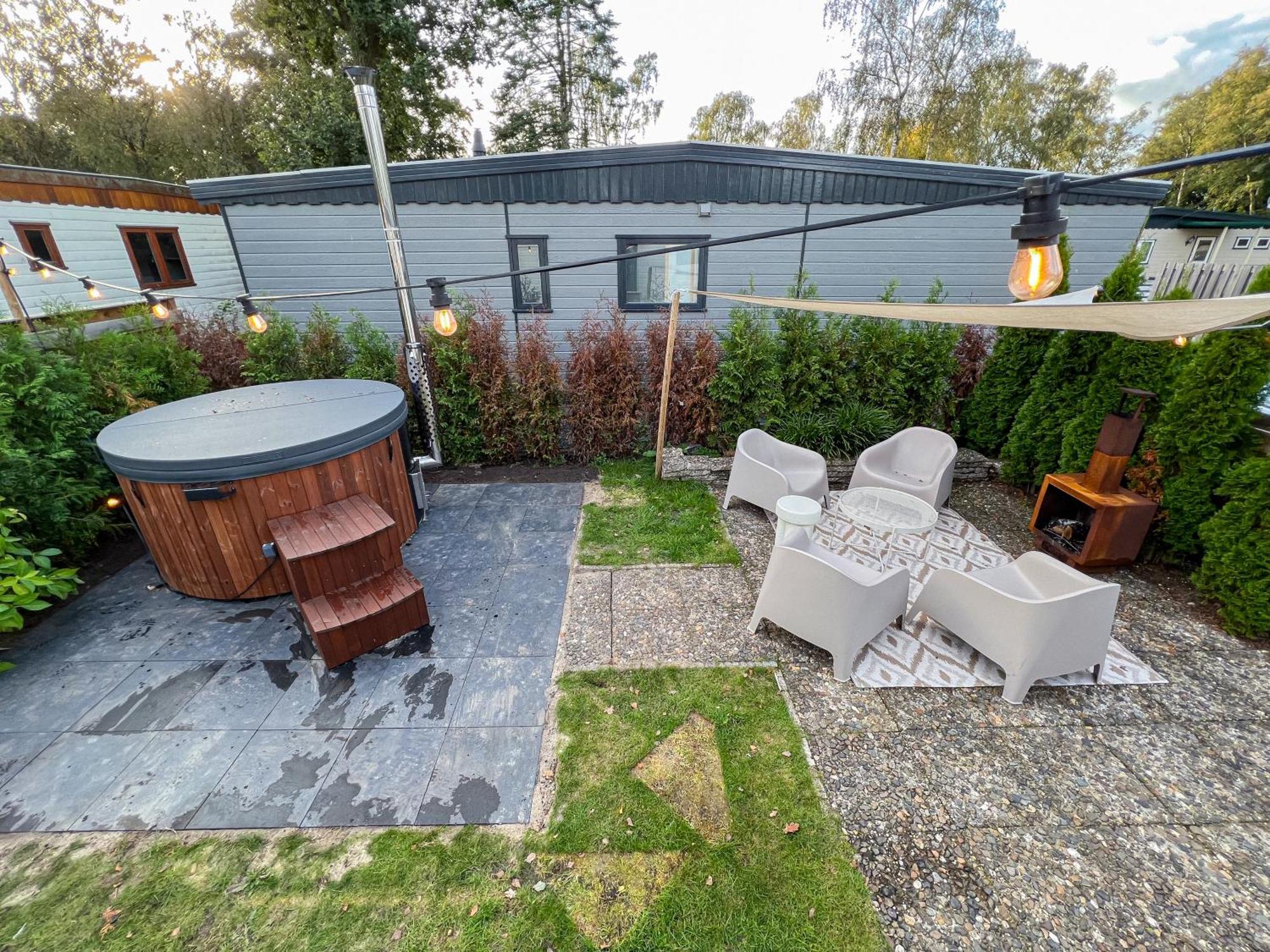 Bosrijk Chalet - Hottub - Veluwe Putten Exterior foto